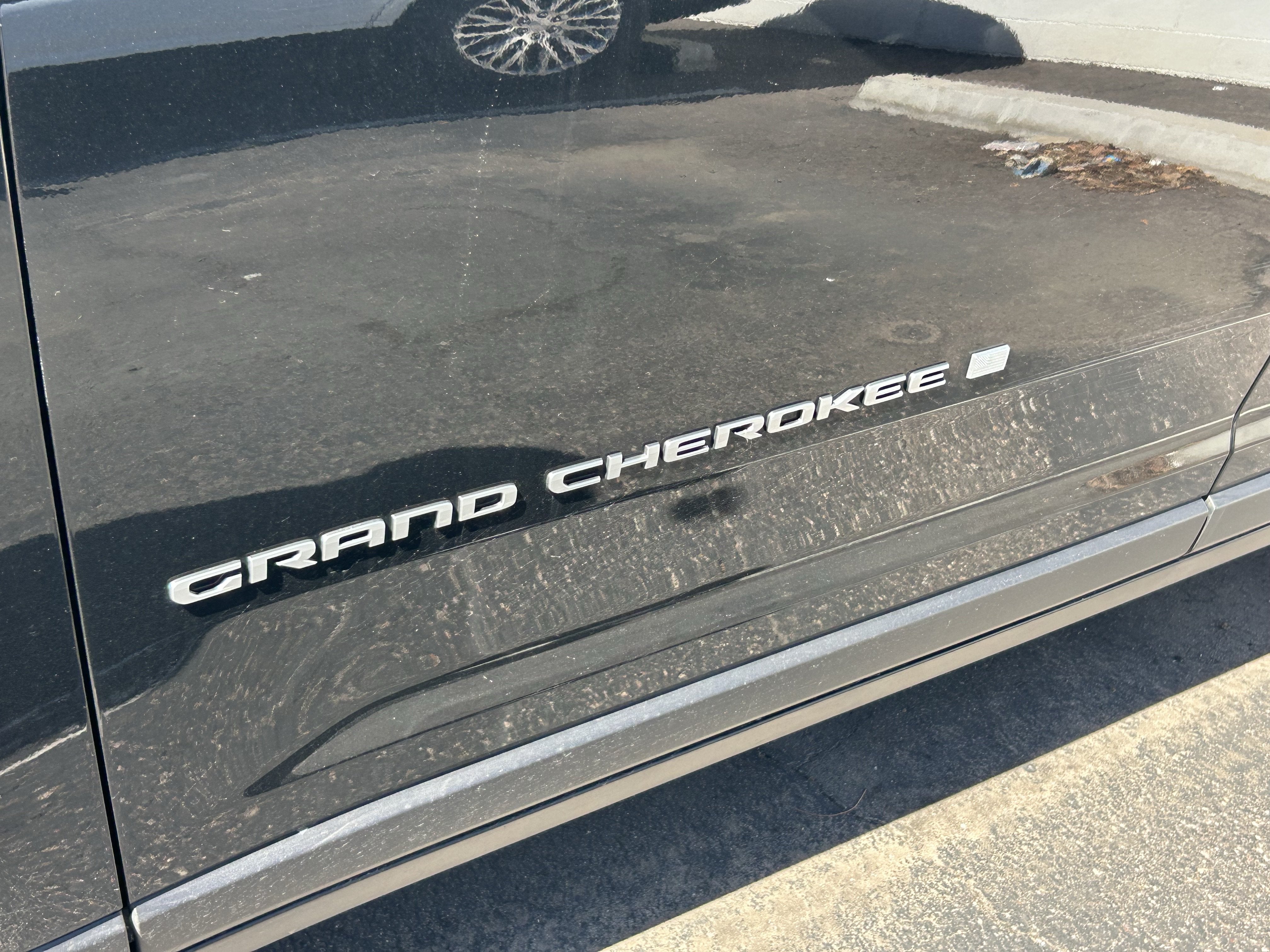 2025 Jeep Grand Cherokee L Laredo 4x2