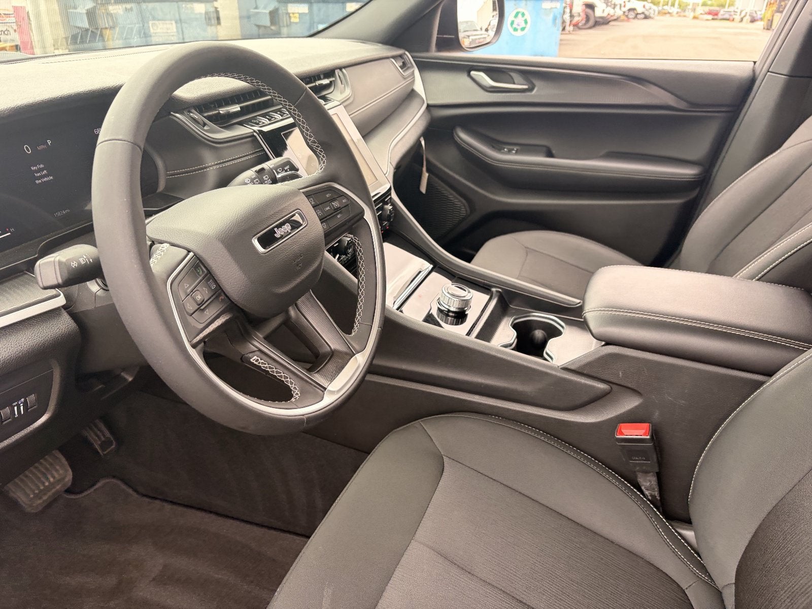 2025 Jeep Grand Cherokee L Laredo 4x2