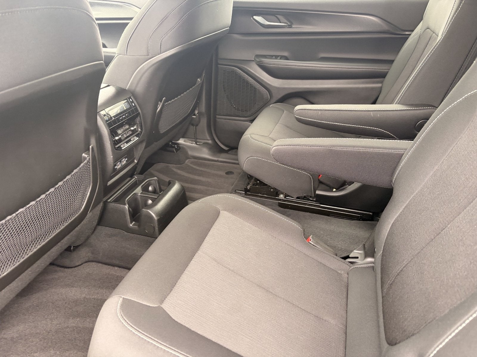 2025 Jeep Grand Cherokee L Laredo 4x2
