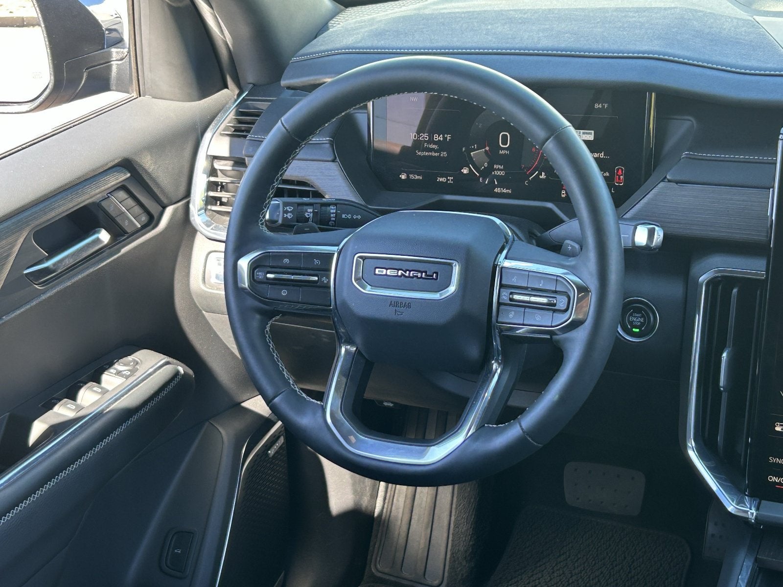 2025 GMC Acadia Denali