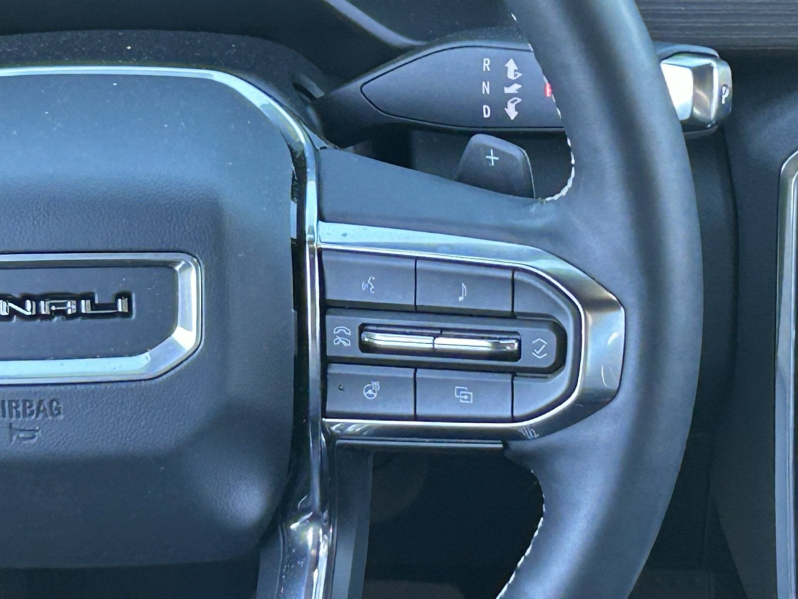 2025 GMC Acadia Denali
