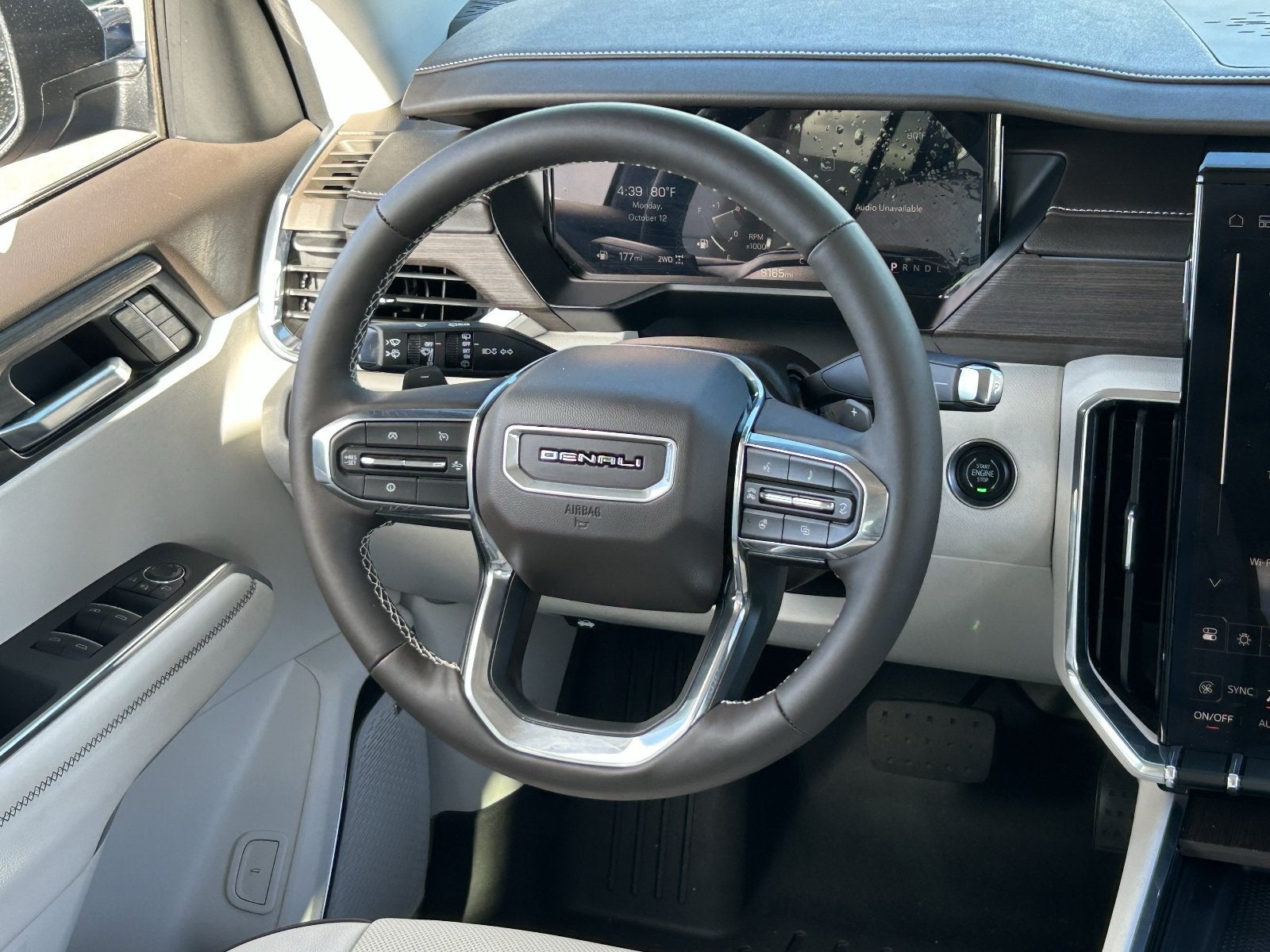 2025 GMC Acadia Denali