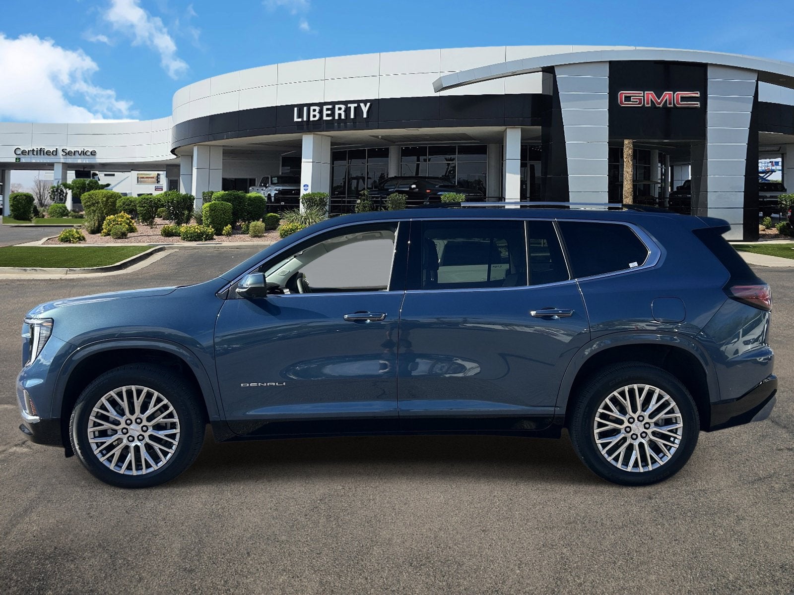 2025 GMC Acadia Denali