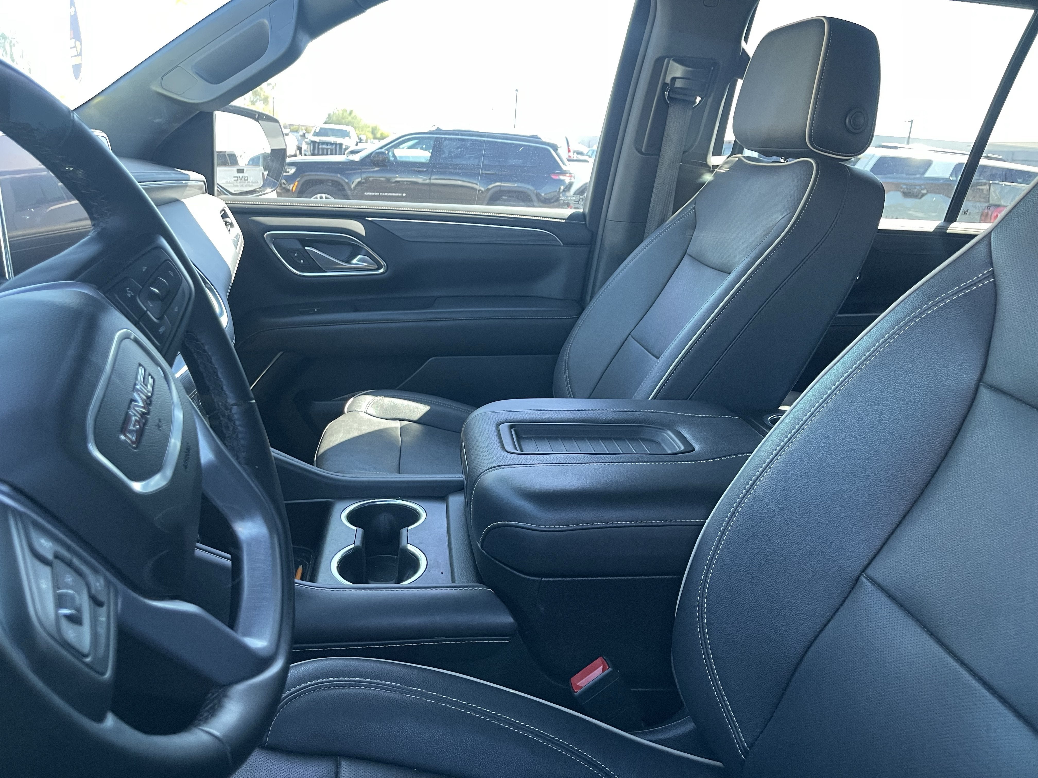 2023 GMC Yukon SLT
