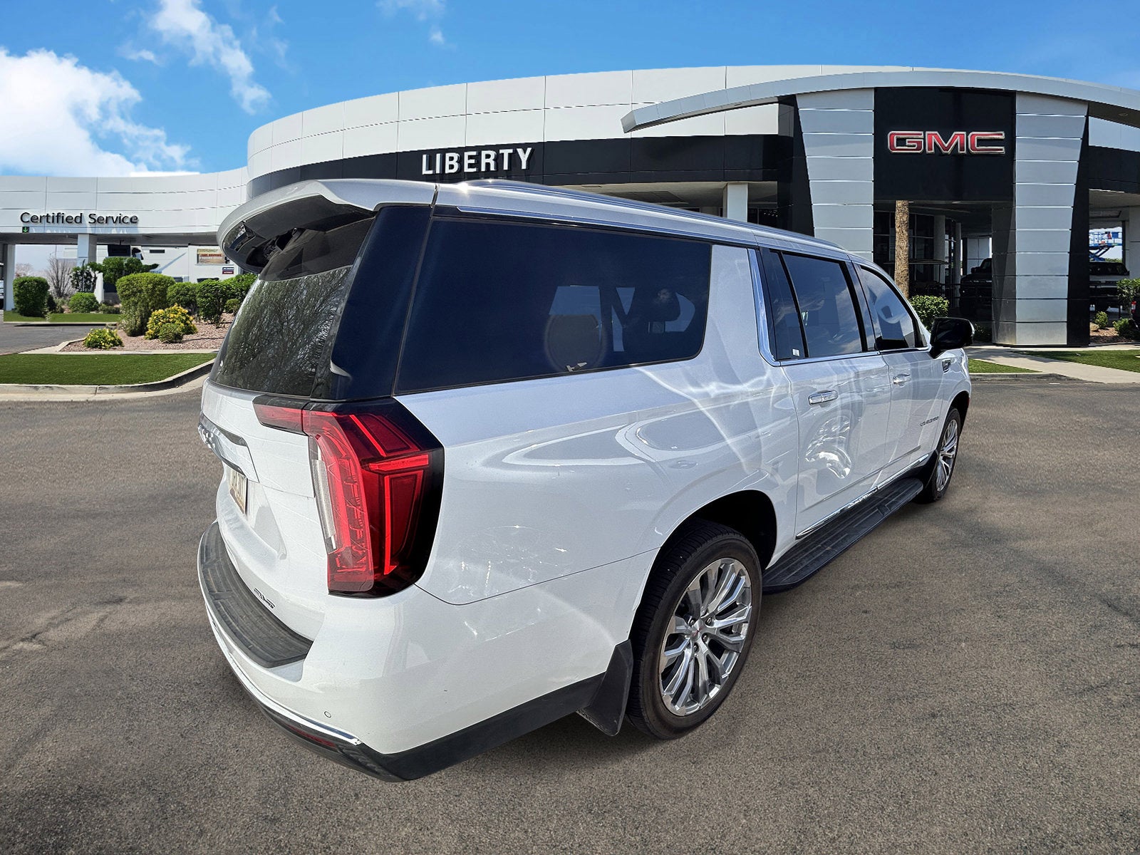 2024 GMC Yukon XL SLT