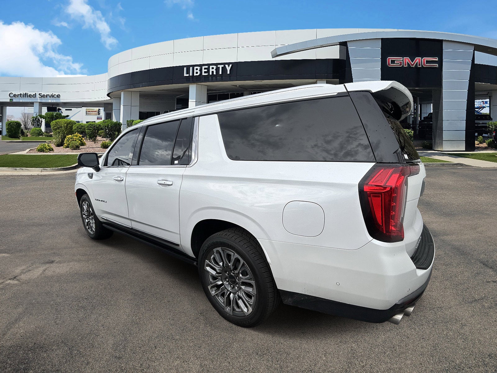 2023 GMC Yukon XL Denali Ultimate