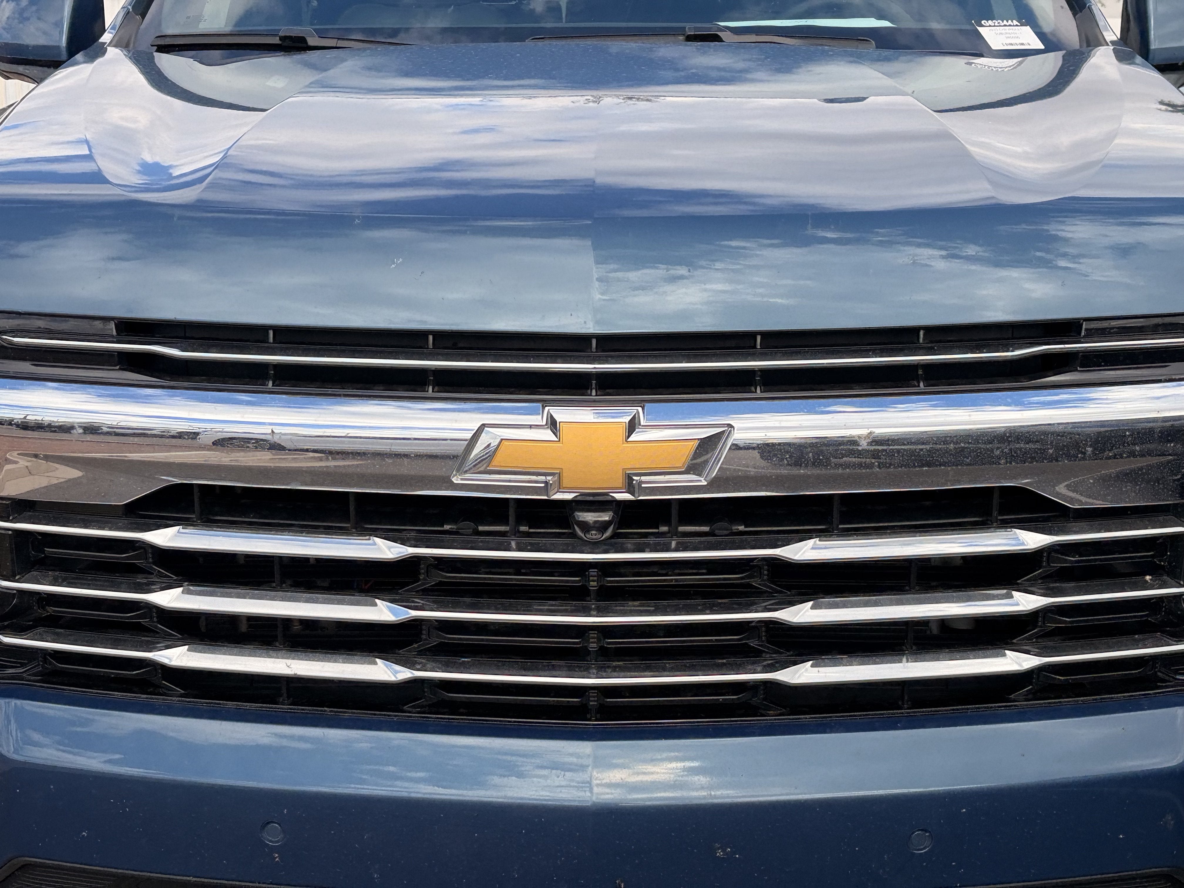 2025 Chevrolet Suburban LT