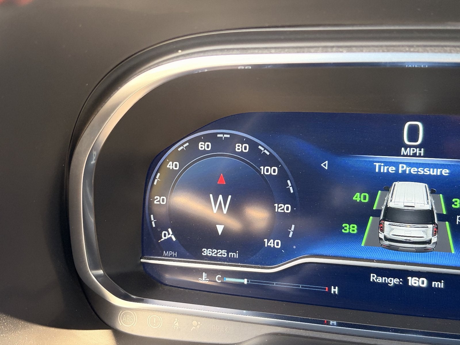 2023 Chevrolet Suburban RST