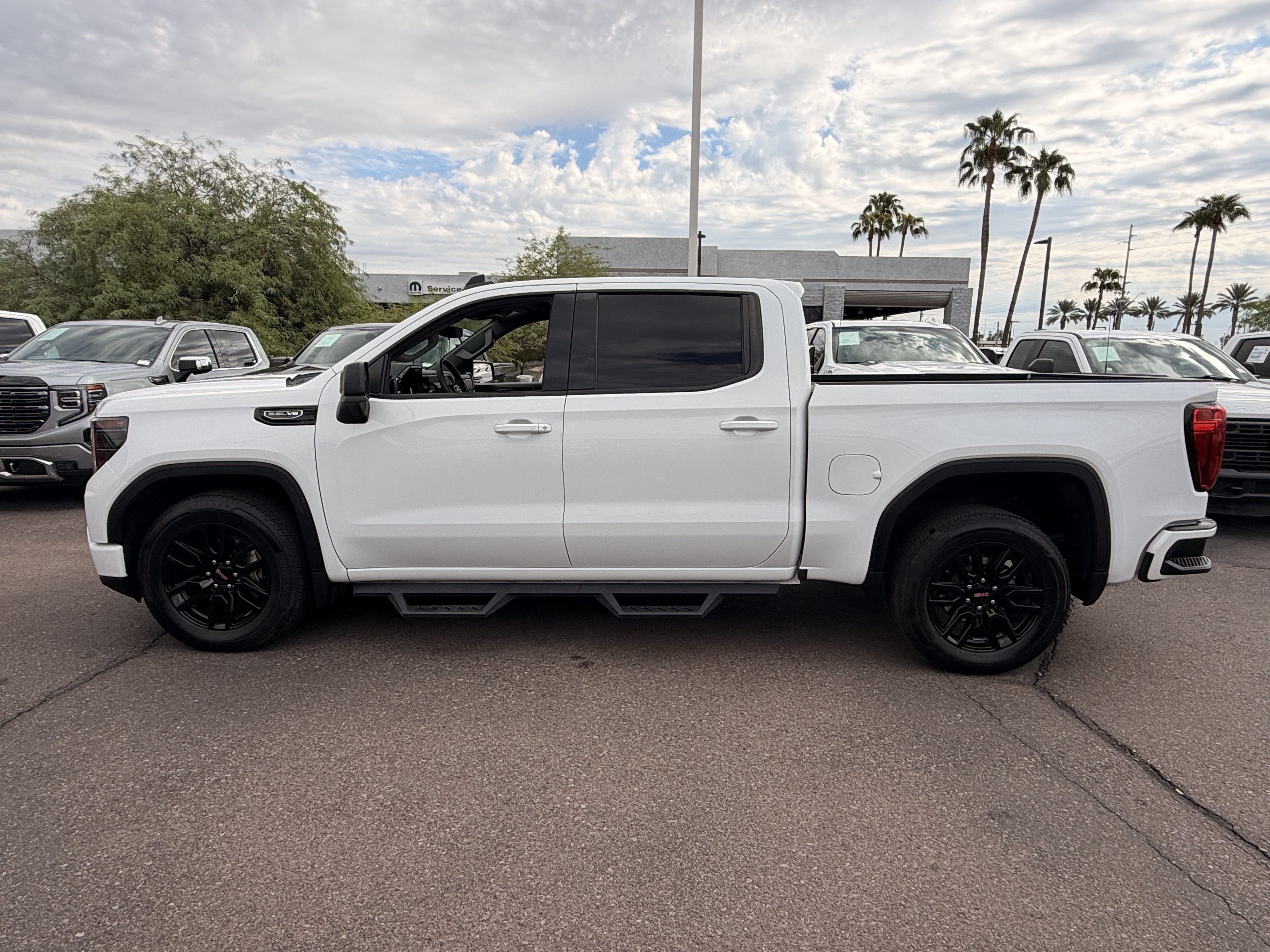 2025 GMC Sierra 1500 Elevation