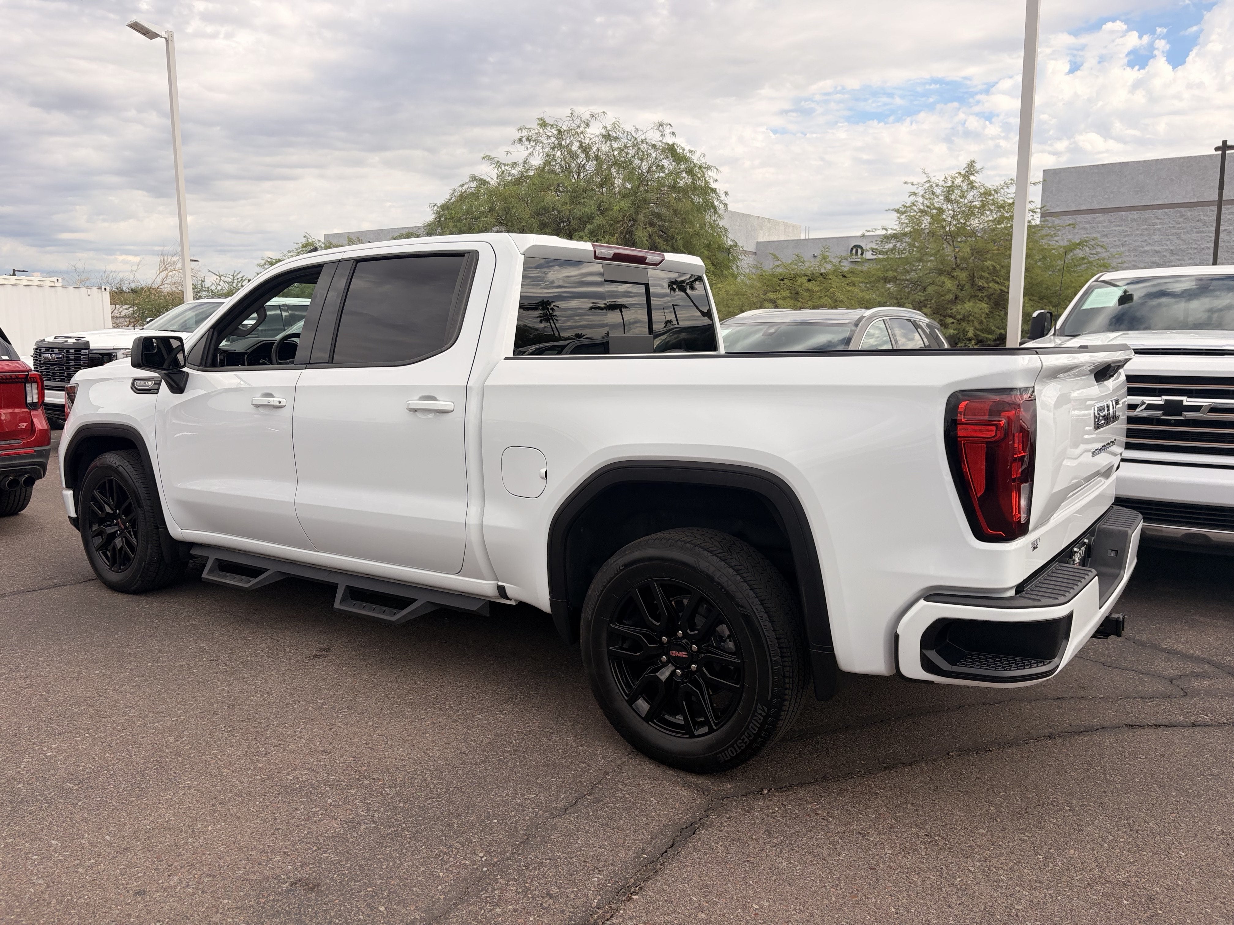 2025 GMC Sierra 1500 Elevation