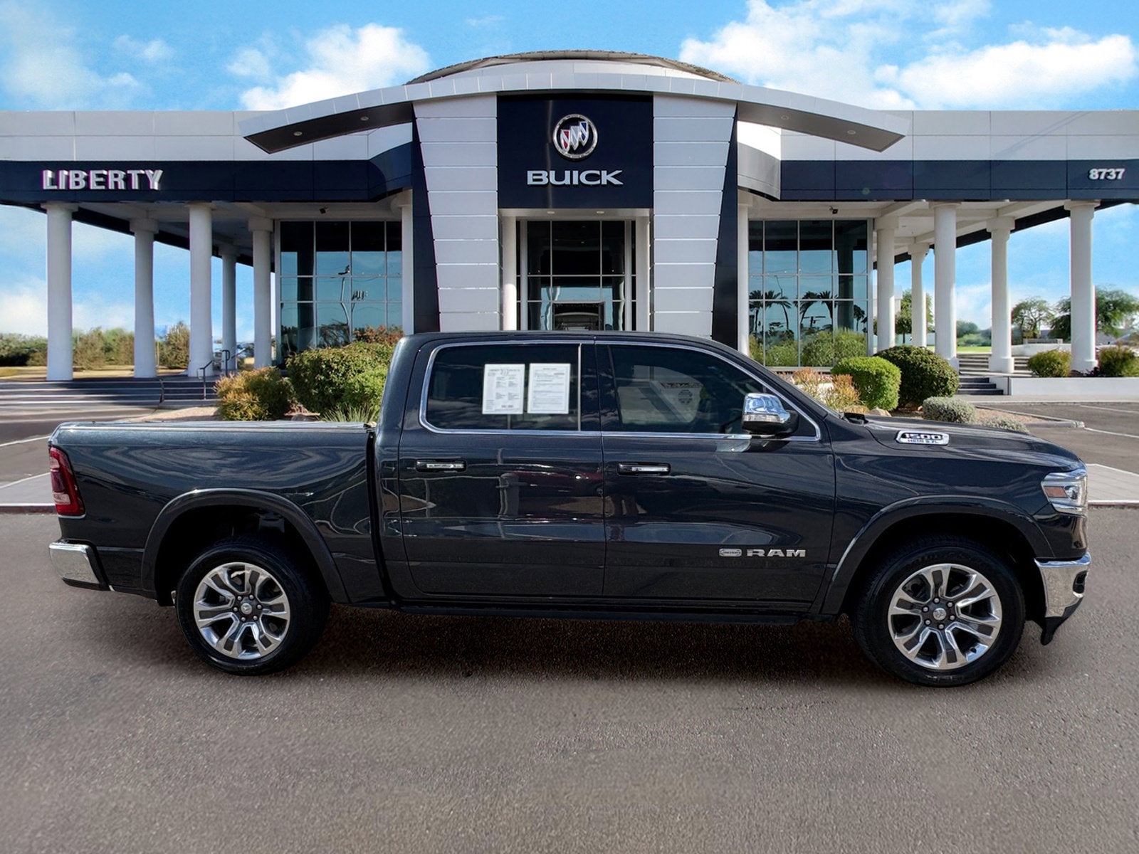 2019 RAM 1500 Longhorn Crew Cab 4x4 5'7" Box