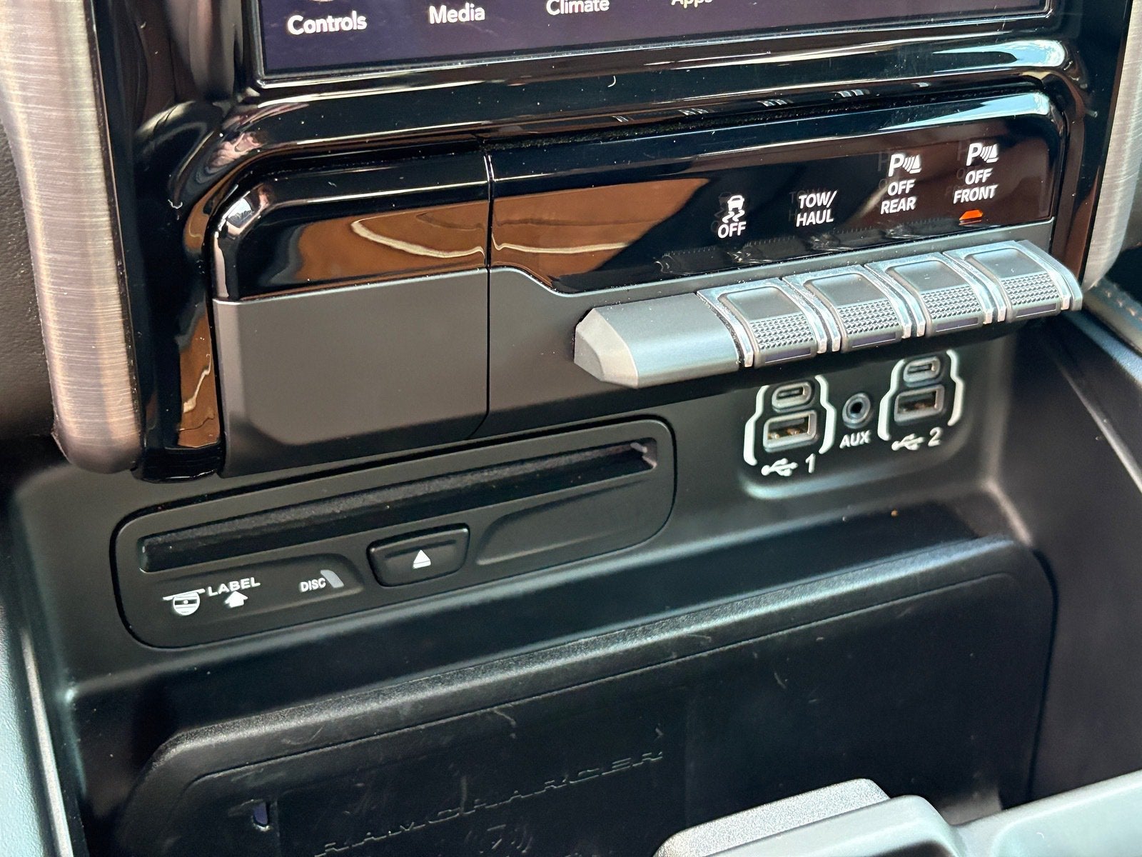 2019 RAM 1500 Longhorn Crew Cab 4x4 5'7" Box