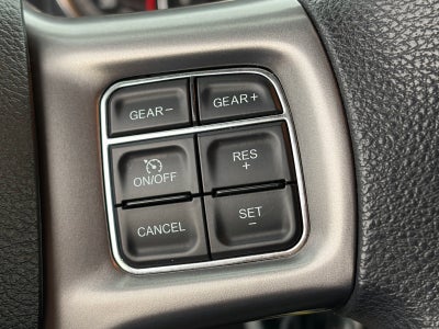 2022 RAM 1500 Classic SLT Crew Cab 4x4 5'7" Box