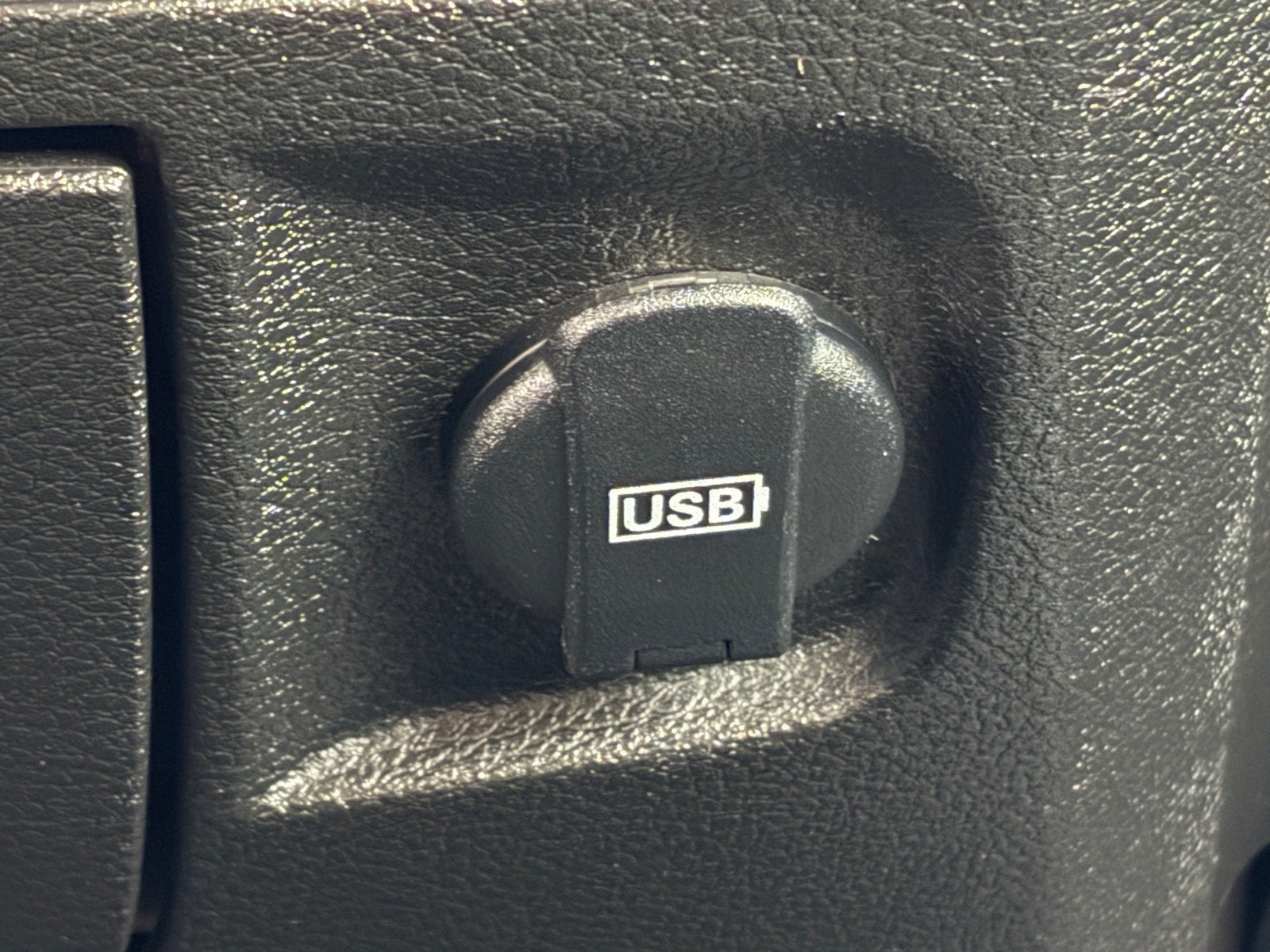 2022 RAM 1500 Classic SLT Crew Cab 4x4 5'7" Box