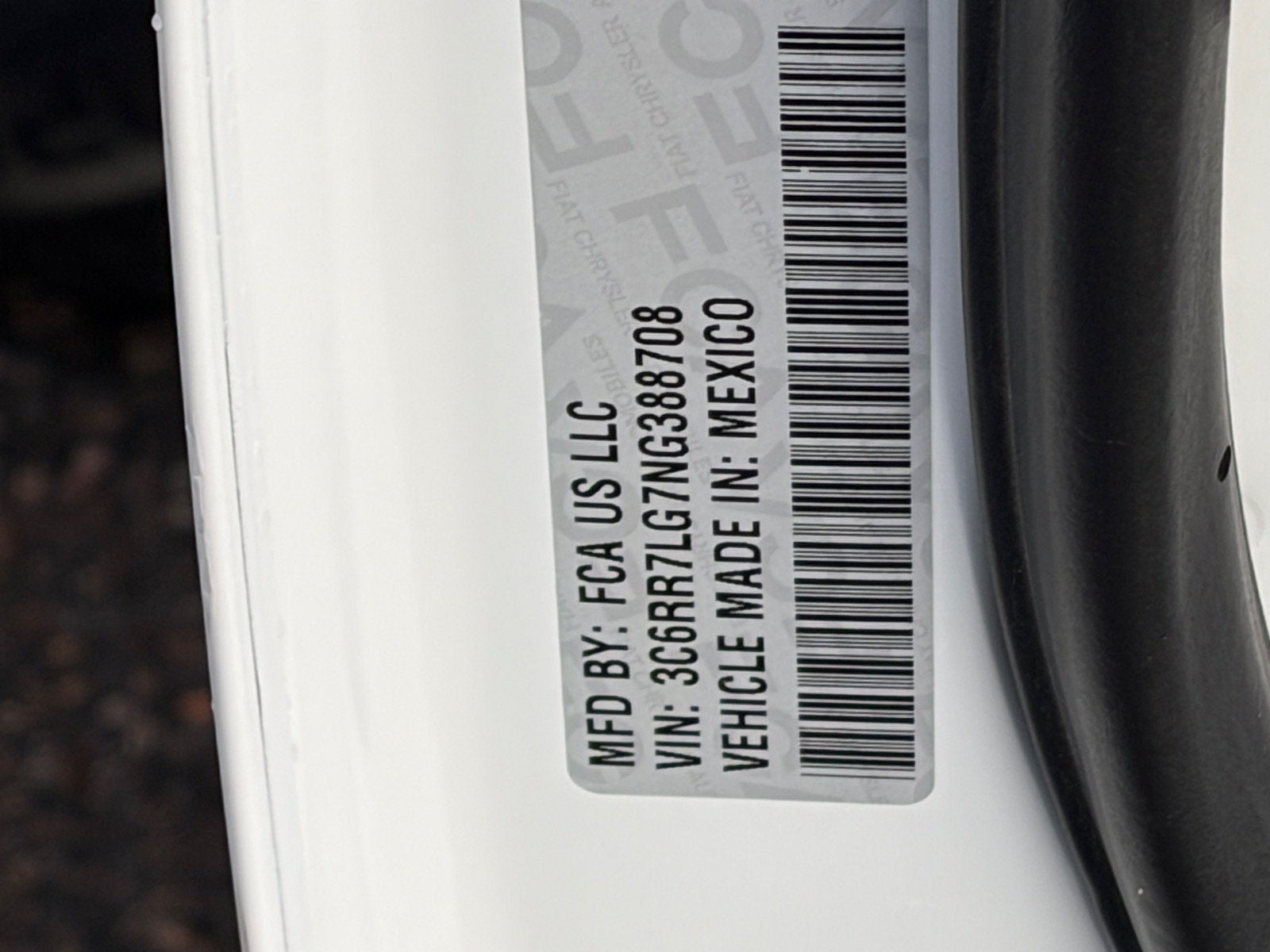 2022 RAM 1500 Classic SLT Crew Cab 4x4 5'7" Box