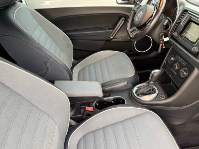 2016 Volkswagen Beetle Convertible 1.8T Denim