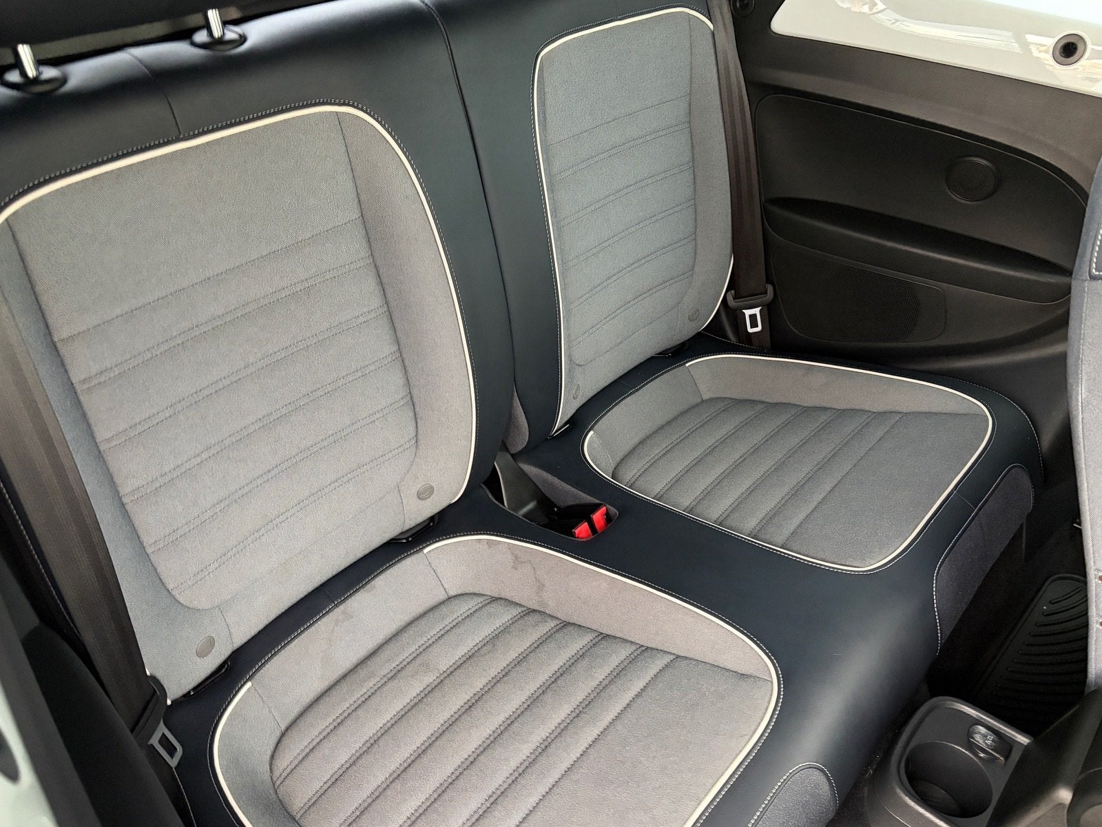 2016 Volkswagen Beetle Convertible 1.8T Denim