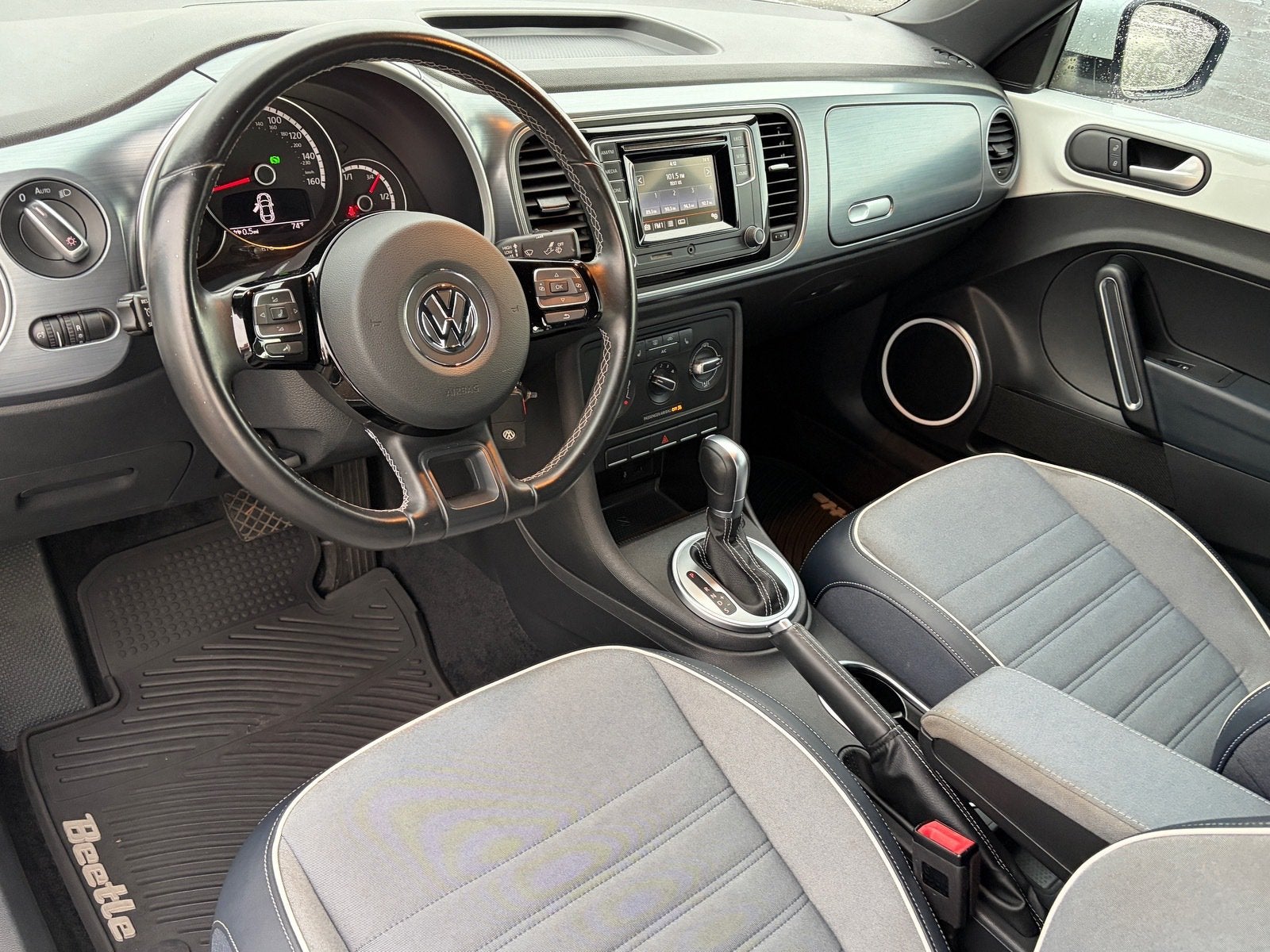 2016 Volkswagen Beetle Convertible 1.8T Denim