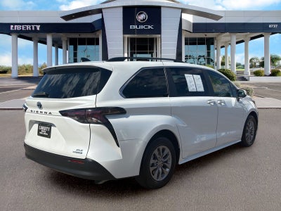 2023 Toyota Sienna XLE
