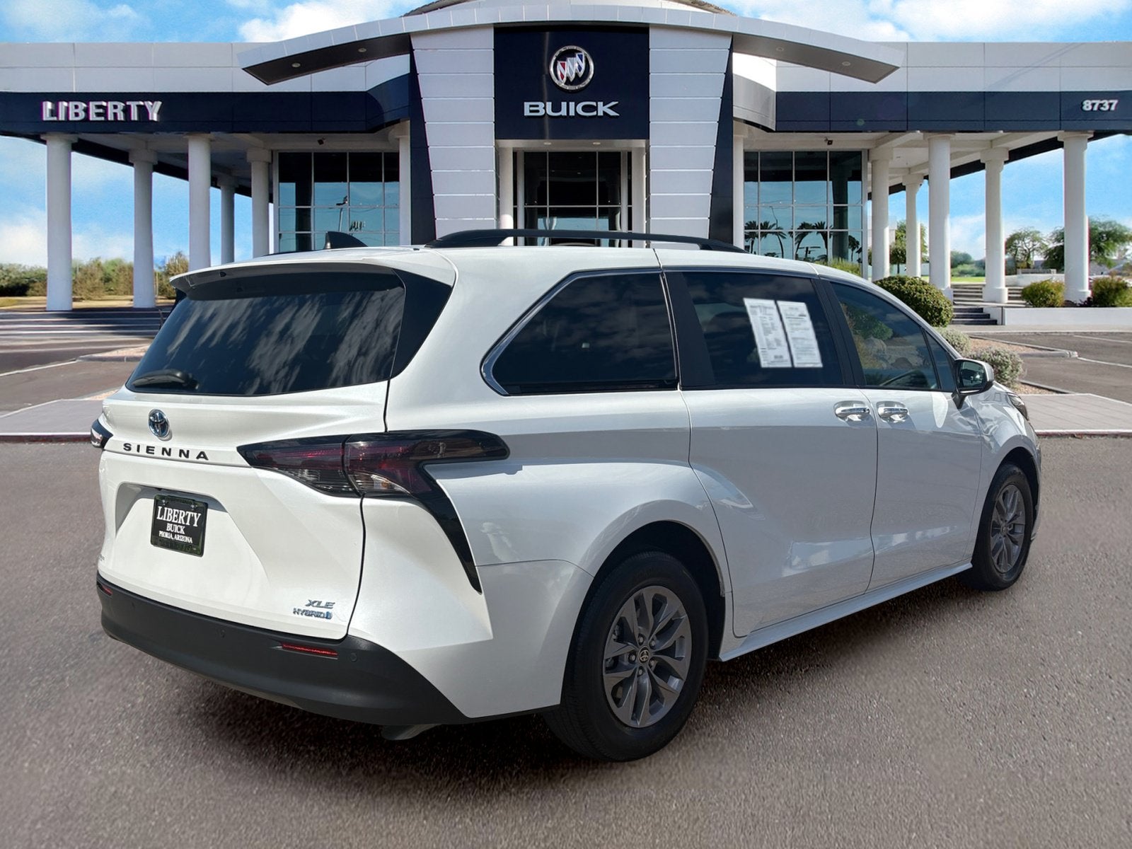 2023 Toyota Sienna XLE