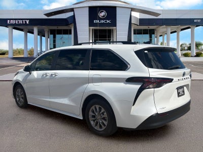 2023 Toyota Sienna XLE