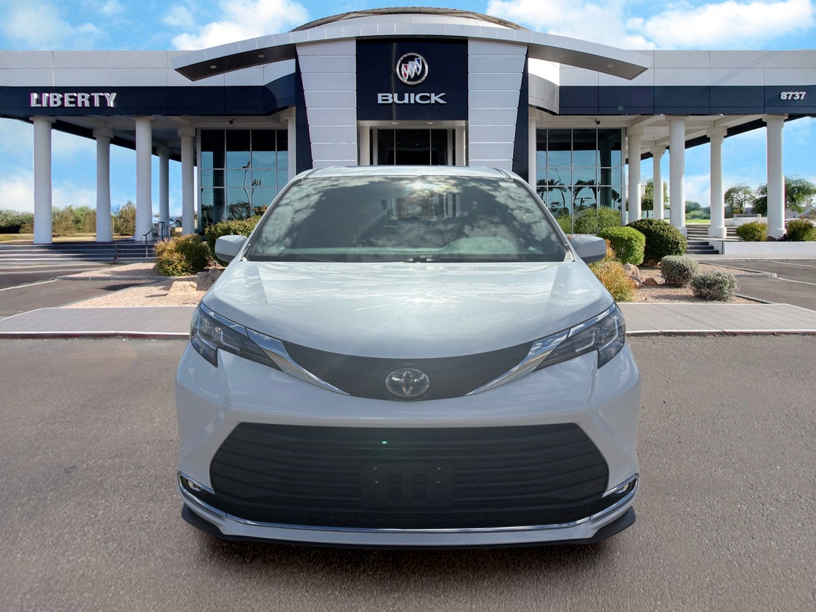 2023 Toyota Sienna XLE